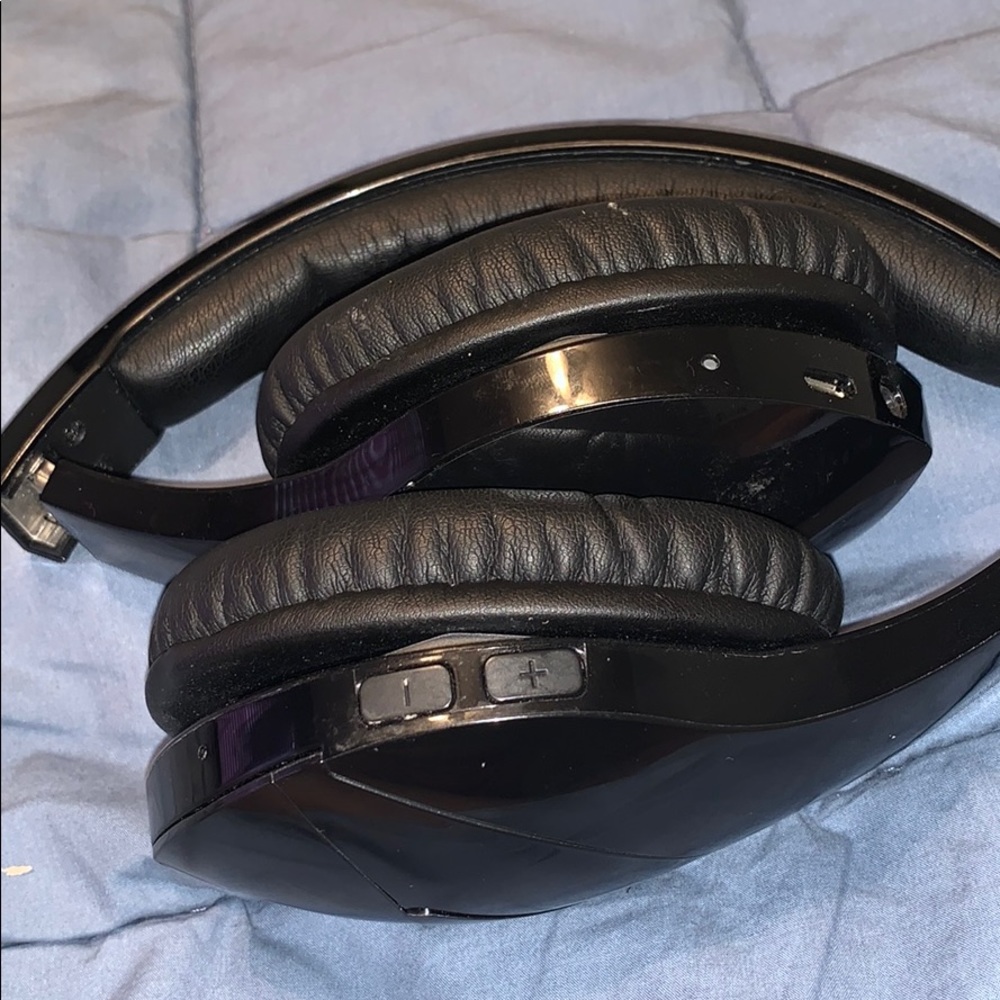 Velodyne VFree Headphones